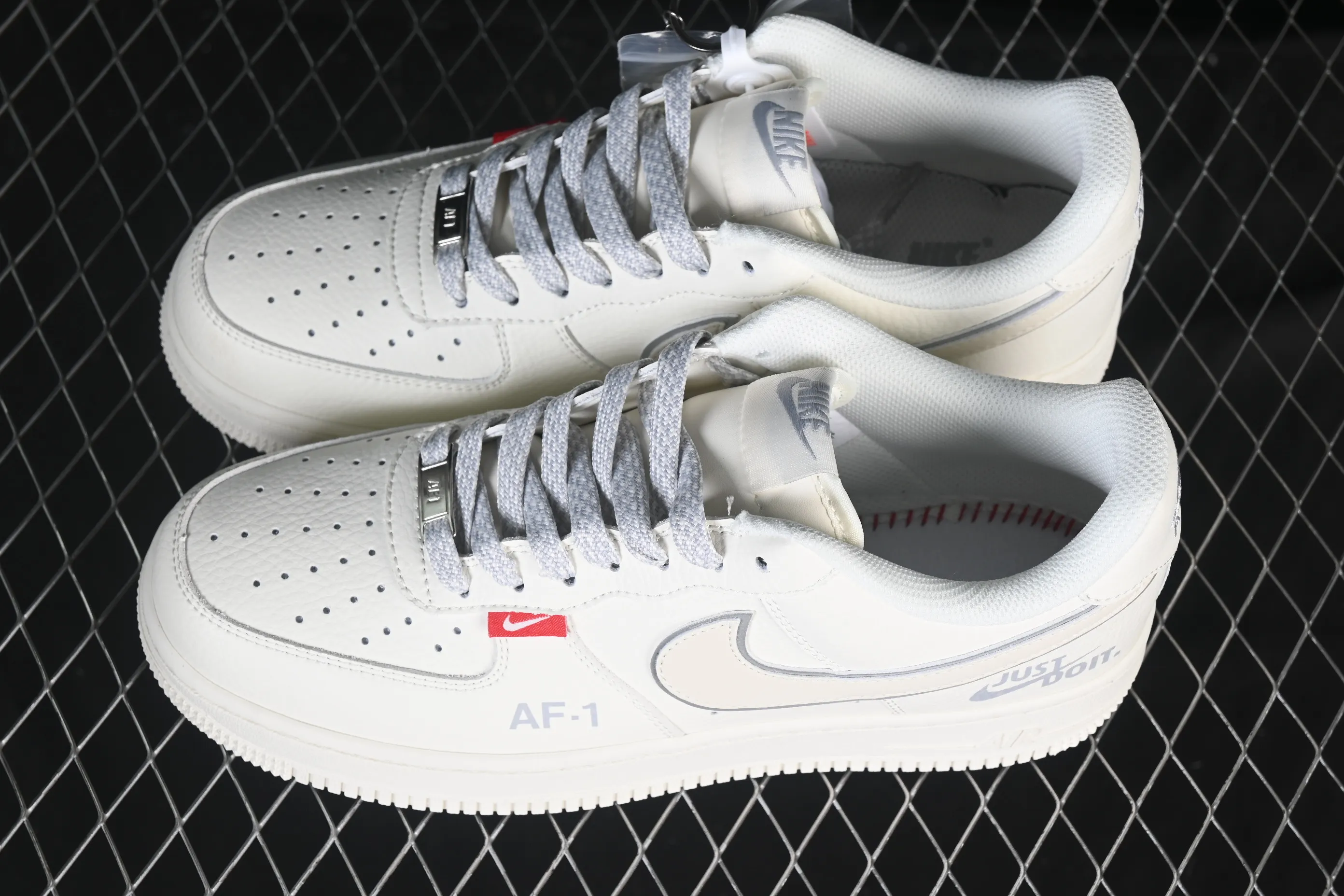 All Categories Nk Air Force 1 Air Force Series Nk Air Force 1 Low Air Force Low Nike Air Force 1'07 Low Red Label Air Force One Low Casual Shoes CS5288-043